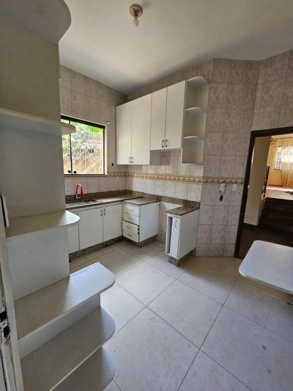 Casa, Camargos, 3 Quartos, 2 Vagas, 1 Suíte