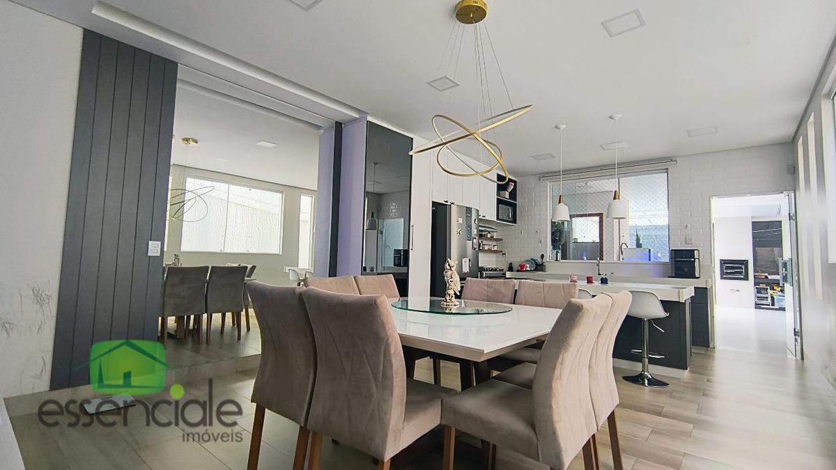 Casa, Europa, 3 Quartos, 4 Vagas, 1 Suíte