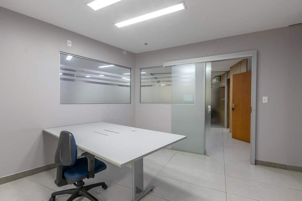 Sala, Vila da Serra, 0 Quarto, 7 Vagas