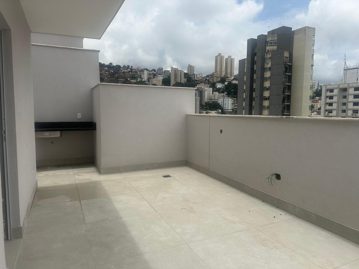 Cobertura, Funcionários, 2 Quartos, 2 Vagas, 2 Suítes