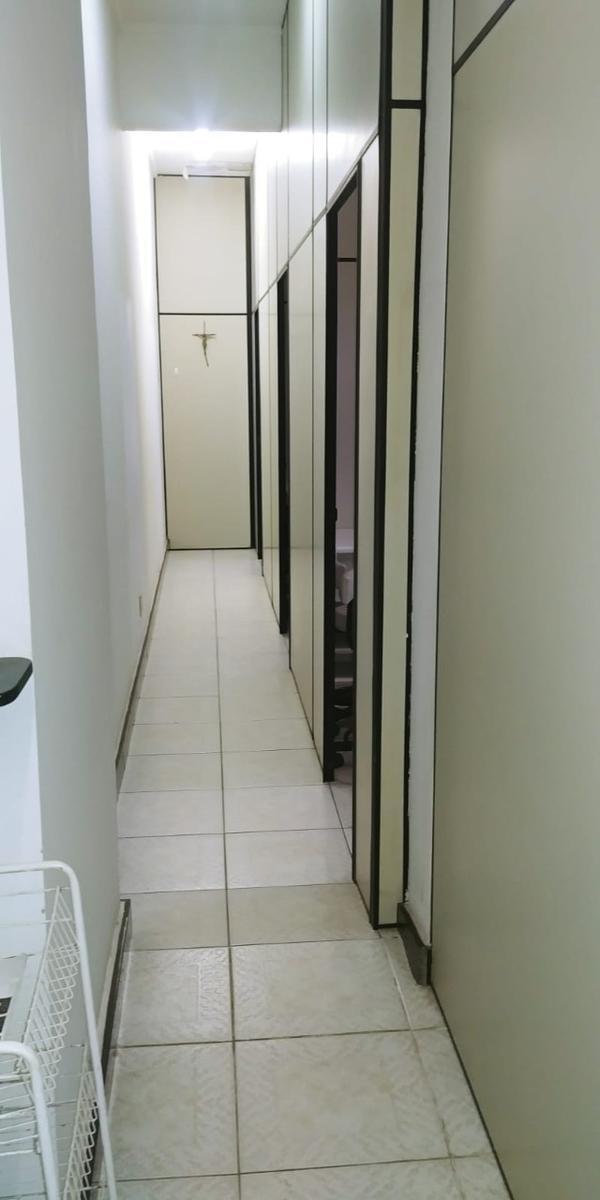Casa Comercial, Funcionários, 0 Quarto, 10 Vagas