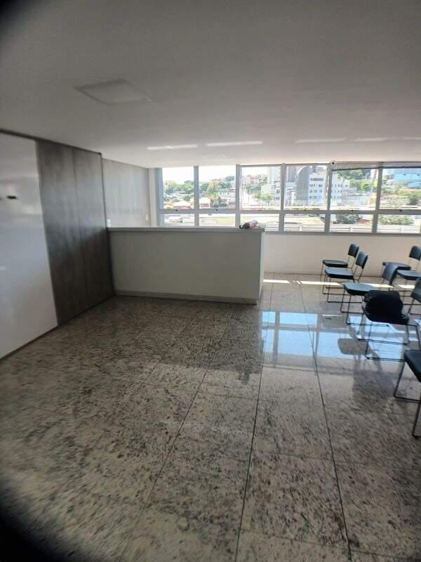 Sala, Milionários, 0 Quarto, 0 Vaga