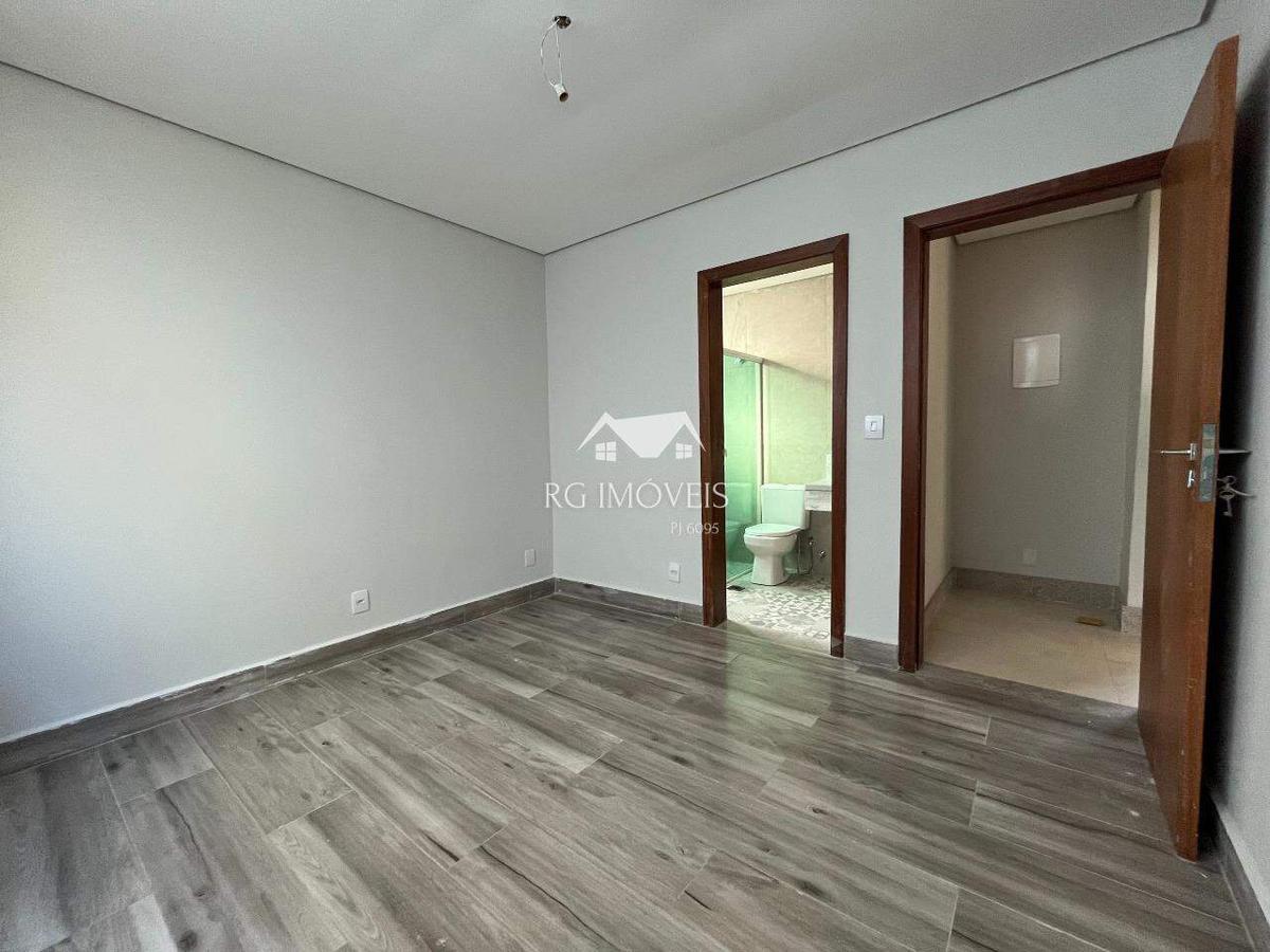 Casa, Brasiléia, 3 Quartos, 4 Vagas, 3 Suítes