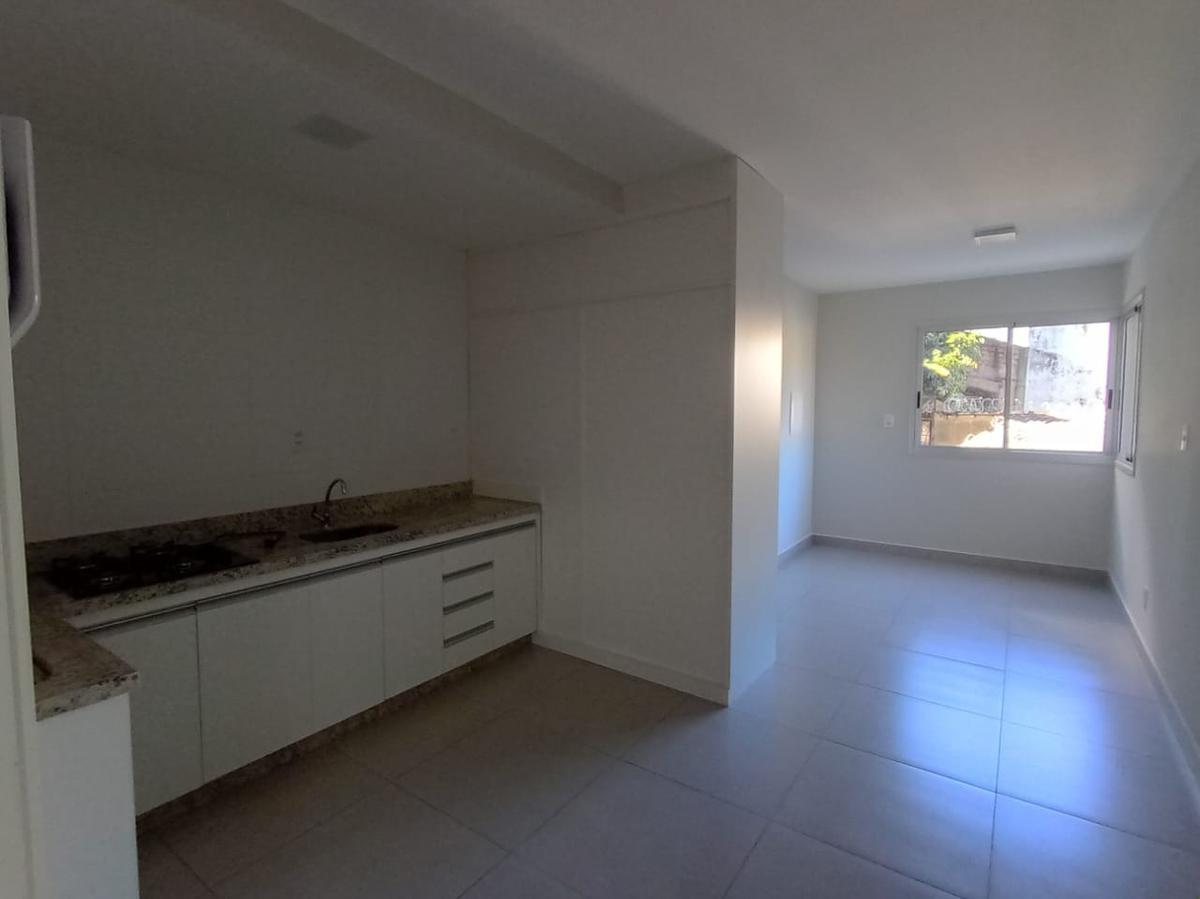 Apartamento, Floresta, 1 Quarto, 0 Vaga