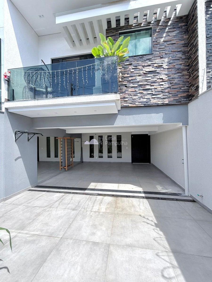 Casa, Planalto, 4 Quartos, 4 Vagas, 3 Suítes