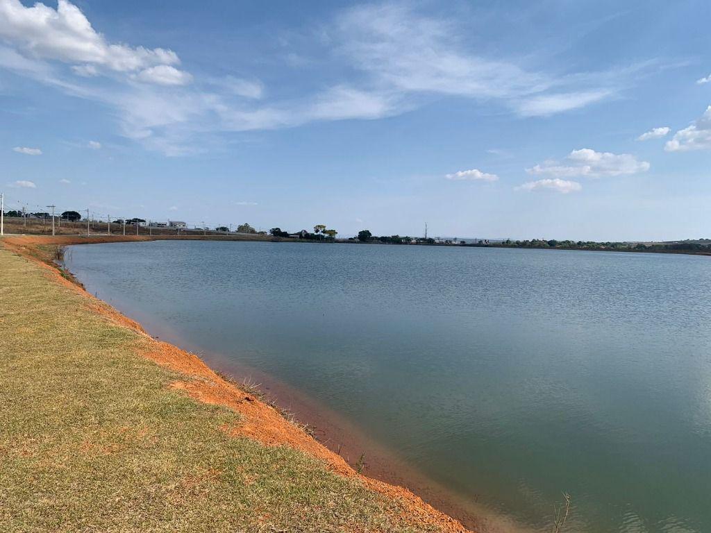 Lote, Pontevila, 0 Quarto, 0 Vaga