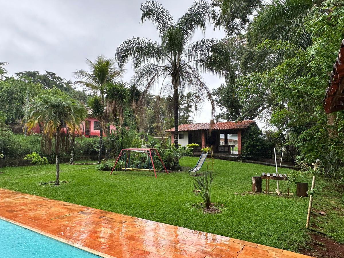 Fazenda, Condomínio Vale do Ouro, 4 Quartos, 5 Vagas, 2 Suítes