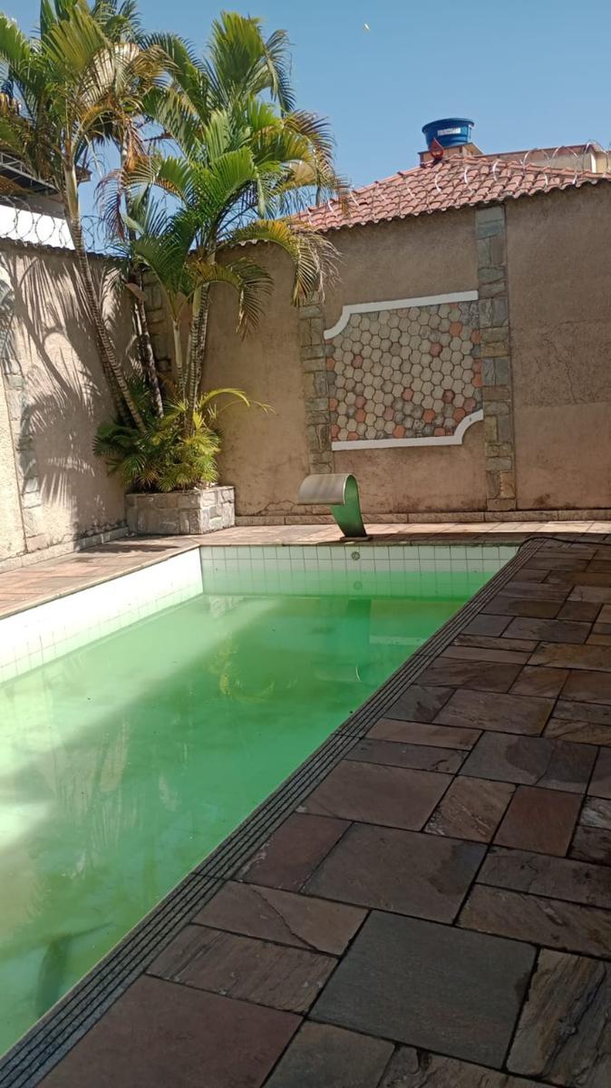 Casa, Santa Cruz, 3 Quartos, 4 Vagas, 1 Suíte