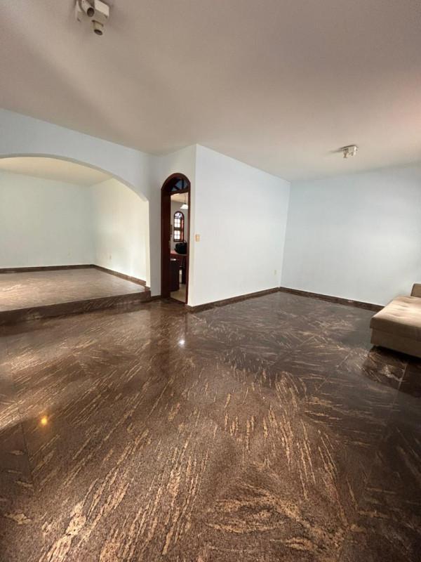 Casa, Castelo, 6 Quartos, 4 Vagas, 3 Suítes