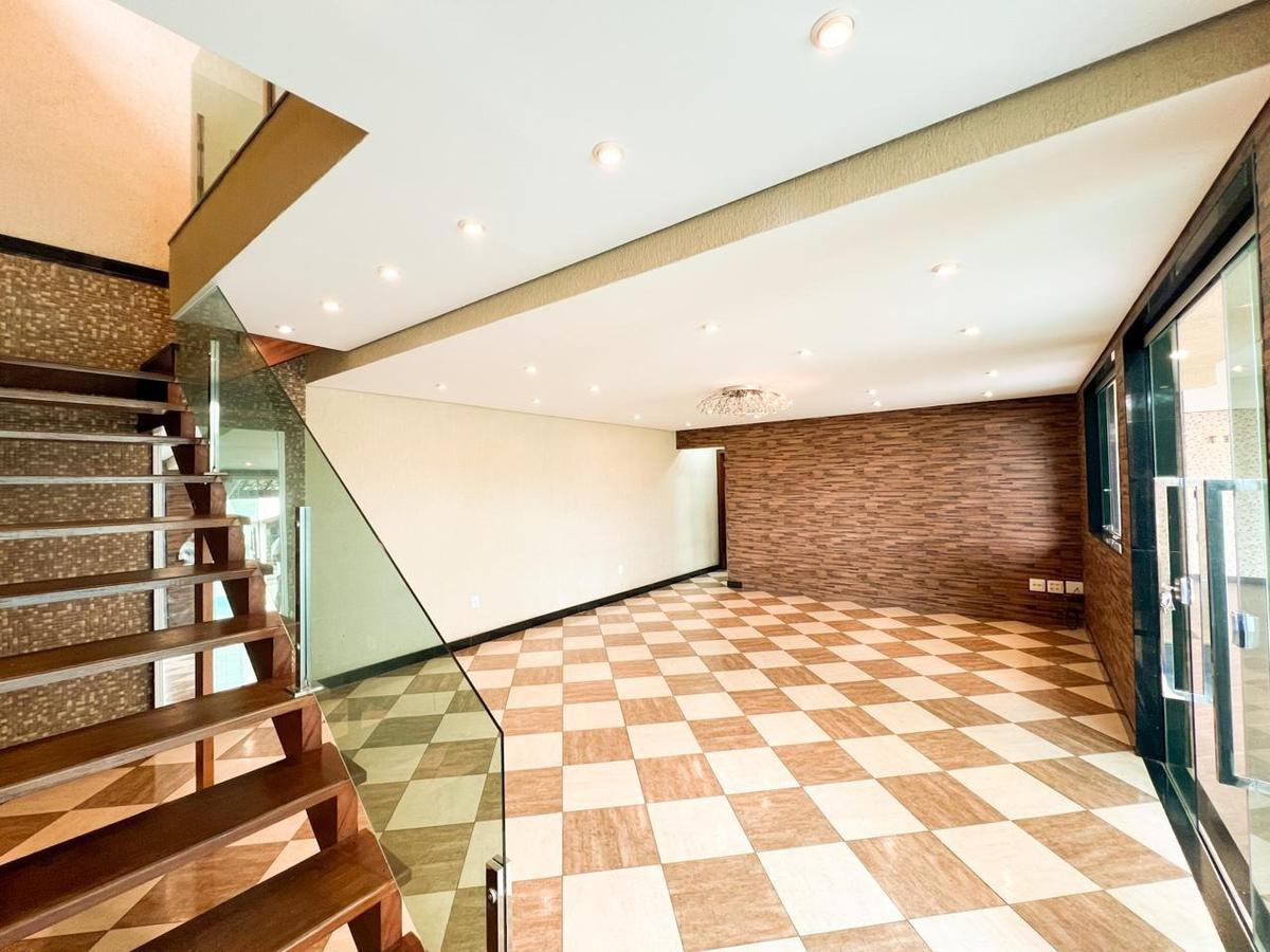 Casa, Trevo, 5 Quartos, 8 Vagas, 1 Suíte