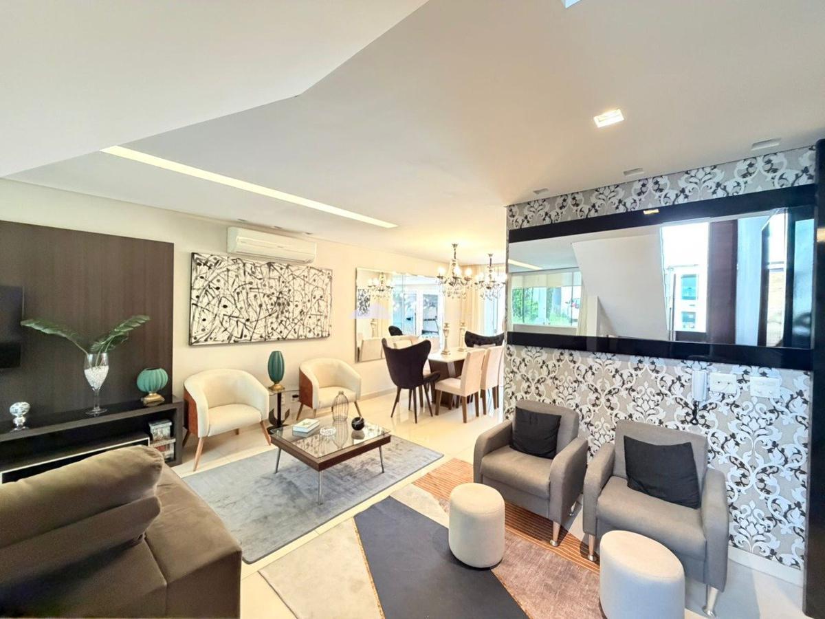 Casa, Trevo, 4 Quartos, 2 Vagas, 2 Suítes