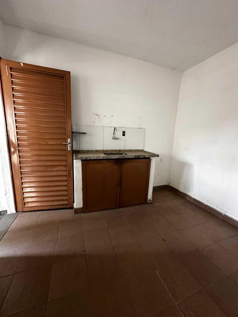 Quitinete, Coqueiros, 1 Quarto, 0 Vaga