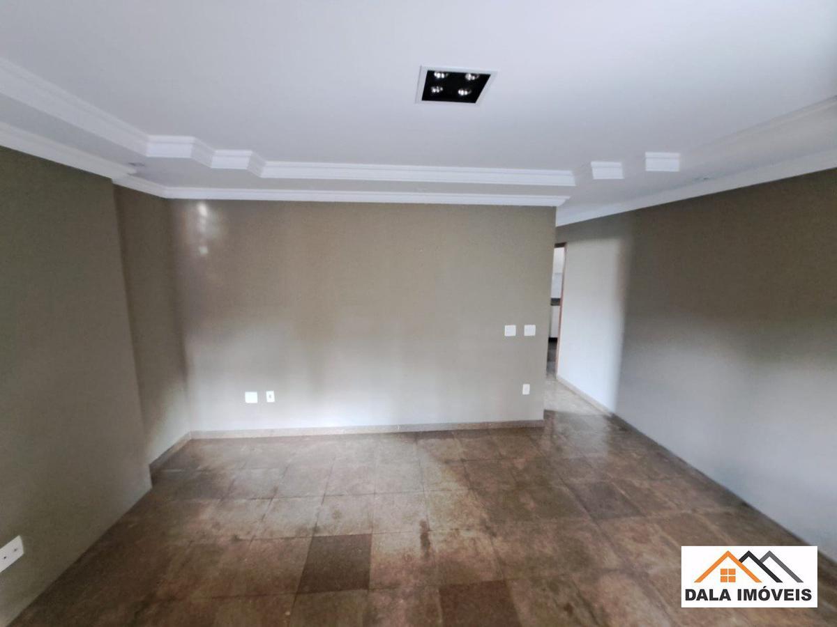 Casa, Santa Mônica, 4 Quartos, 5 Vagas, 2 Suítes