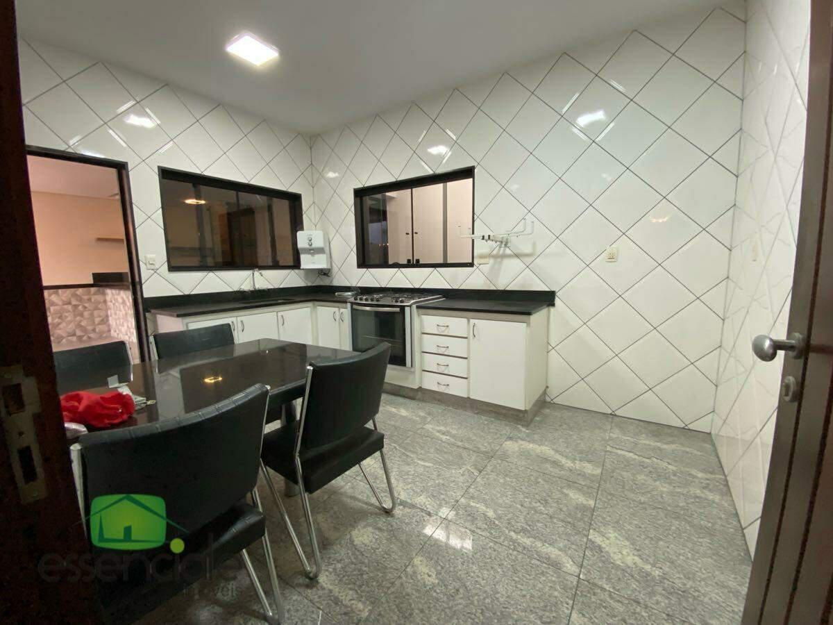 Casa, Conjunto Água Branca, 3 Quartos, 4 Vagas, 1 Suíte
