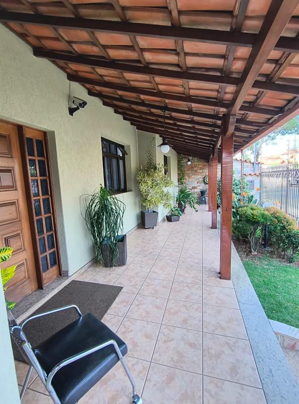 Casa, Tirol, 5 Quartos, 8 Vagas, 1 Suíte