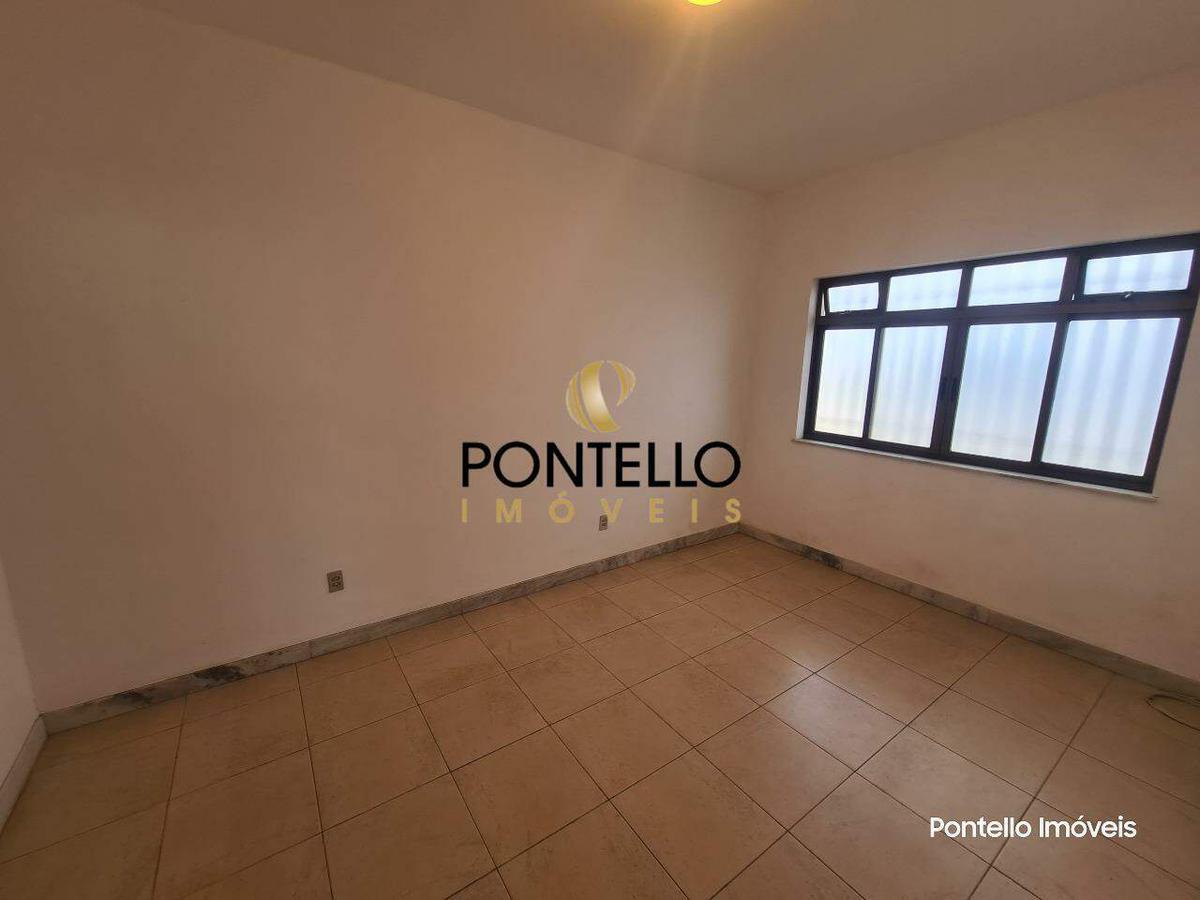 Casa, Santa Efigênia, 3 Quartos, 4 Vagas, 1 Suíte