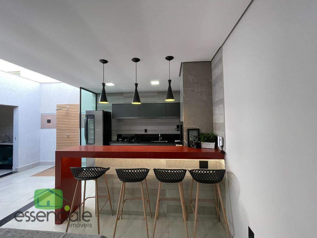 Casa, Europa, 3 Quartos, 4 Vagas, 1 Suíte