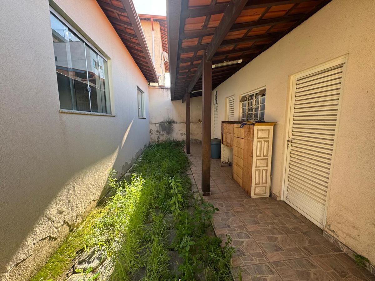 Casa Comercial, Serrano, 2 Quartos, 1 Vaga