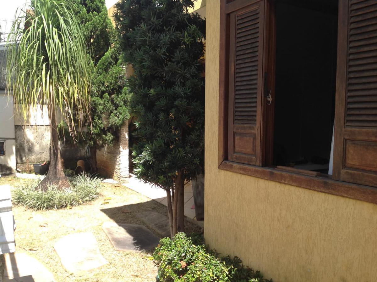 Casa, Castelo, 4 Quartos, 5 Vagas, 1 Suíte