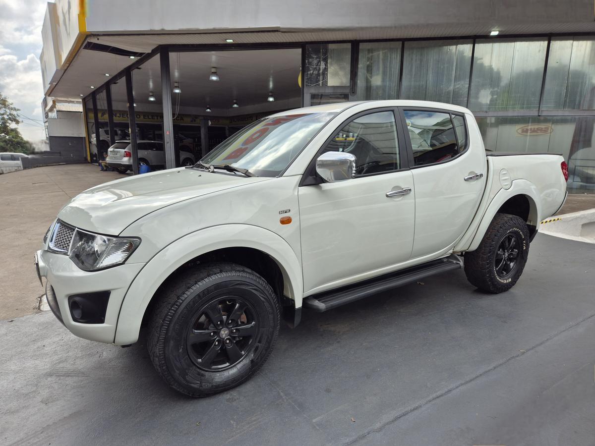 Mitsubishi L200 Triton Hpe 3.2 CD Tb Int.diesel Aut