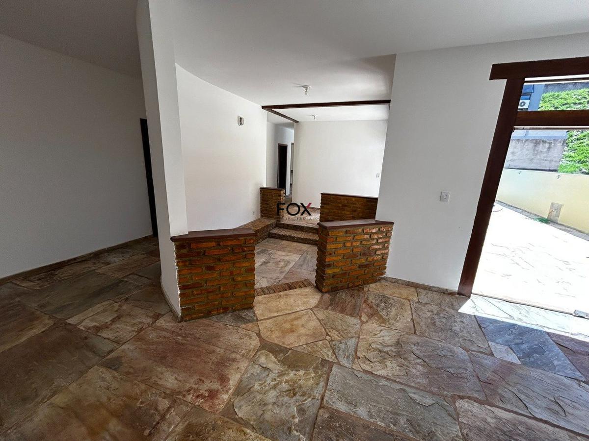 Casa, Santa Lúcia, 4 Quartos, 6 Vagas, 2 Suítes