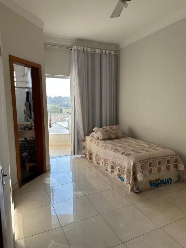 Casa, Europa, 4 Quartos, 4 Vagas, 1 Suíte