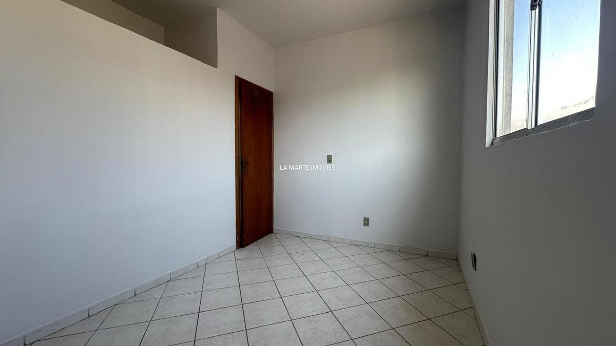 Casa, Fonte Grande, 2 Quartos, 1 Vaga
