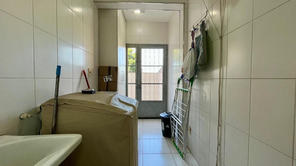 Apartamento, Sagrada Família, 3 Quartos, 2 Vagas, 1 Suíte