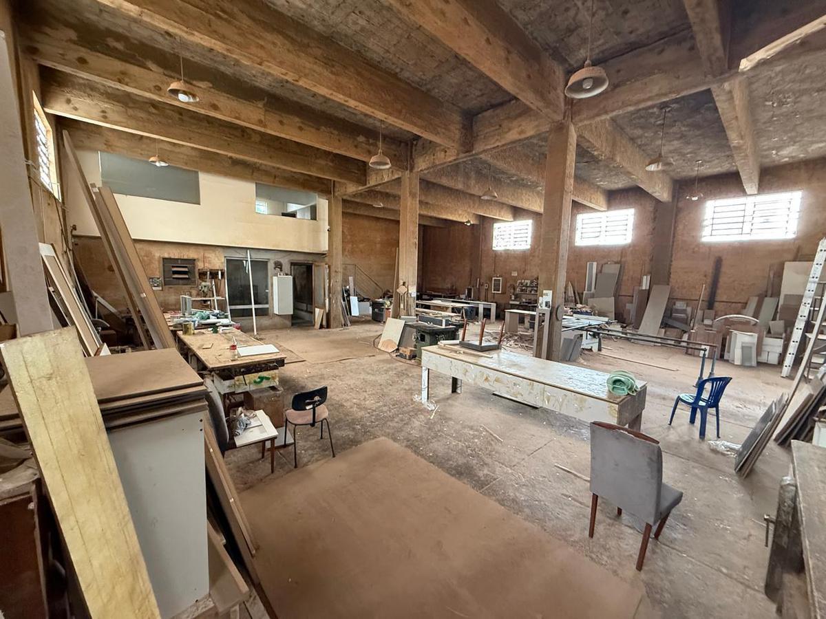 Galpão, Cachoeirinha, 4 Quartos, 1 Vaga, 3 Suítes