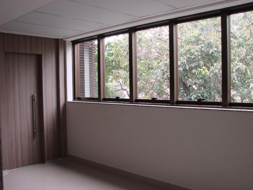 Sala, Barro Preto, 0 Quarto, 1 Vaga