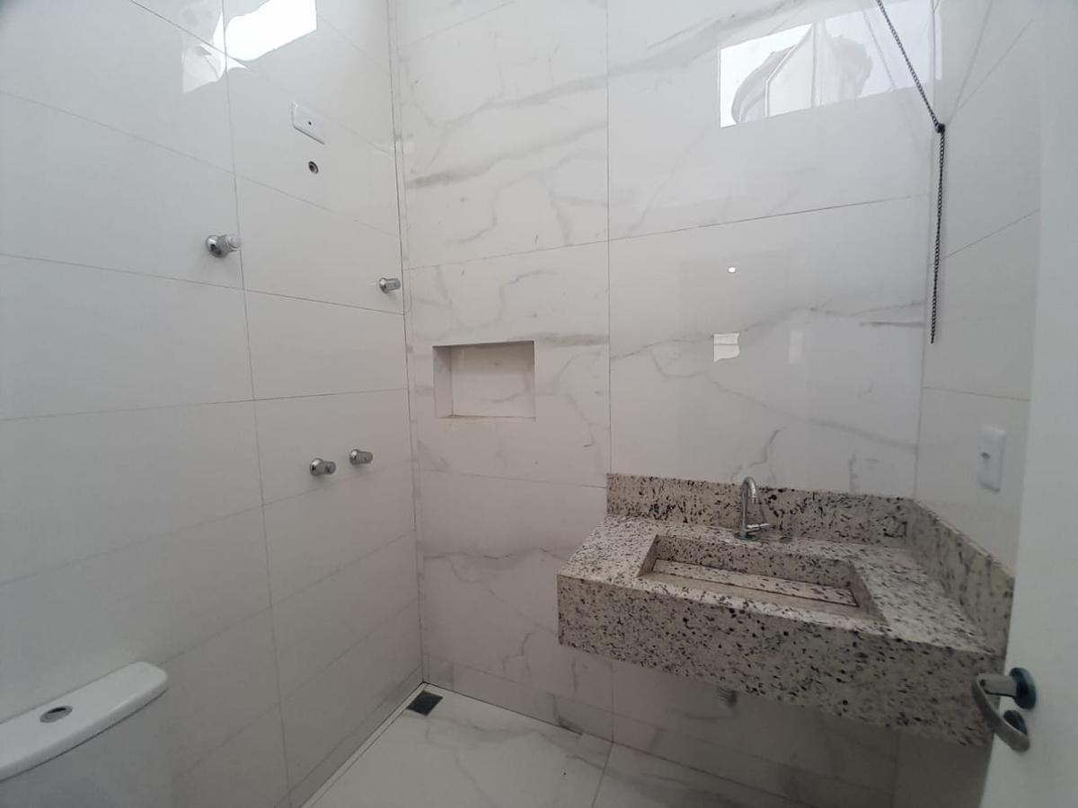 Casa, Floramar, 3 Quartos, 2 Vagas, 1 Suíte