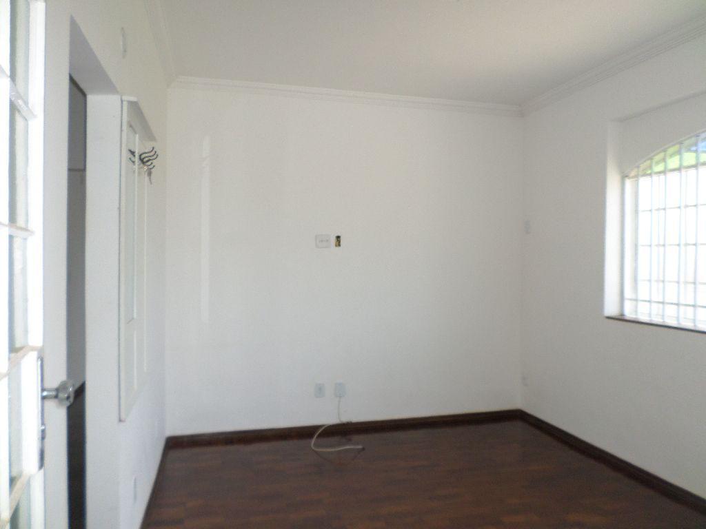 Casa, Centro, 5 Quartos, 0 Vaga, 1 Suíte