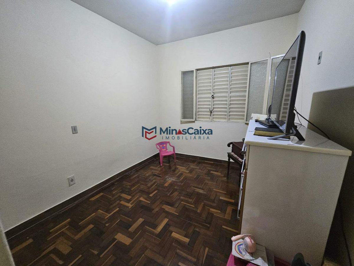 Casa, Vila dos Técnicos, 4 Quartos, 2 Vagas, 1 Suíte