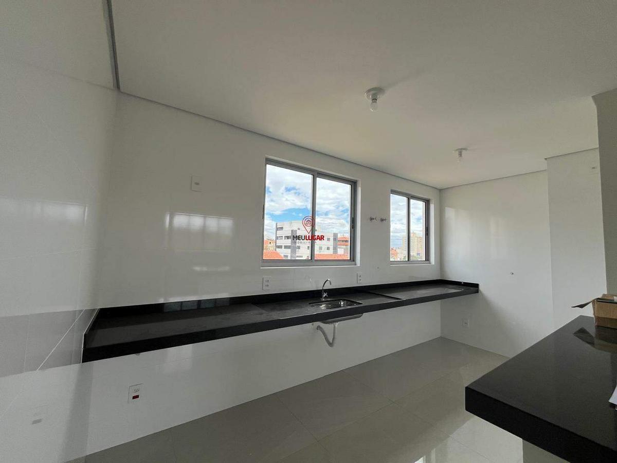 Cobertura, Barreiro, 3 Quartos, 2 Vagas, 1 Suíte