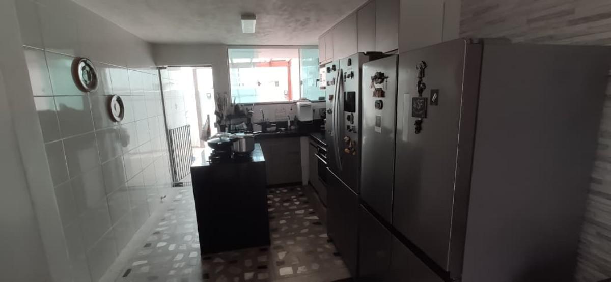 Casa, Floresta, 4 Quartos, 3 Vagas, 2 Suítes