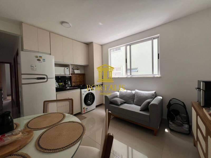 Apartamento, Sagrada Família, 2 Quartos, 1 Vaga