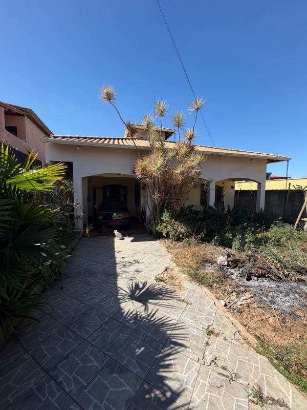 Casa, Pedra Azul, 3 Quartos, 4 Vagas, 1 Suíte