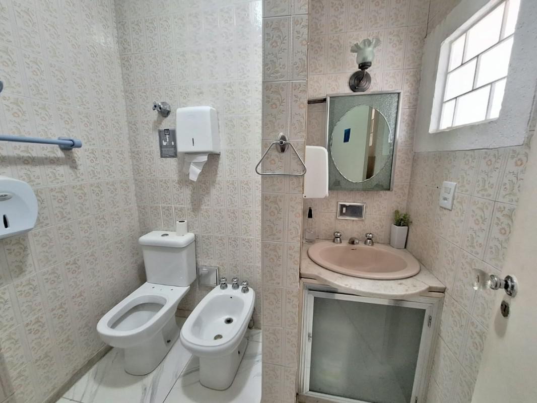 Casa Comercial, Floresta, 5 Quartos, 4 Vagas, 1 Suíte
