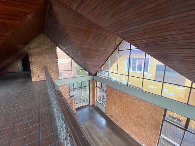 Casa, São José, 4 Quartos, 6 Vagas, 1 Suíte