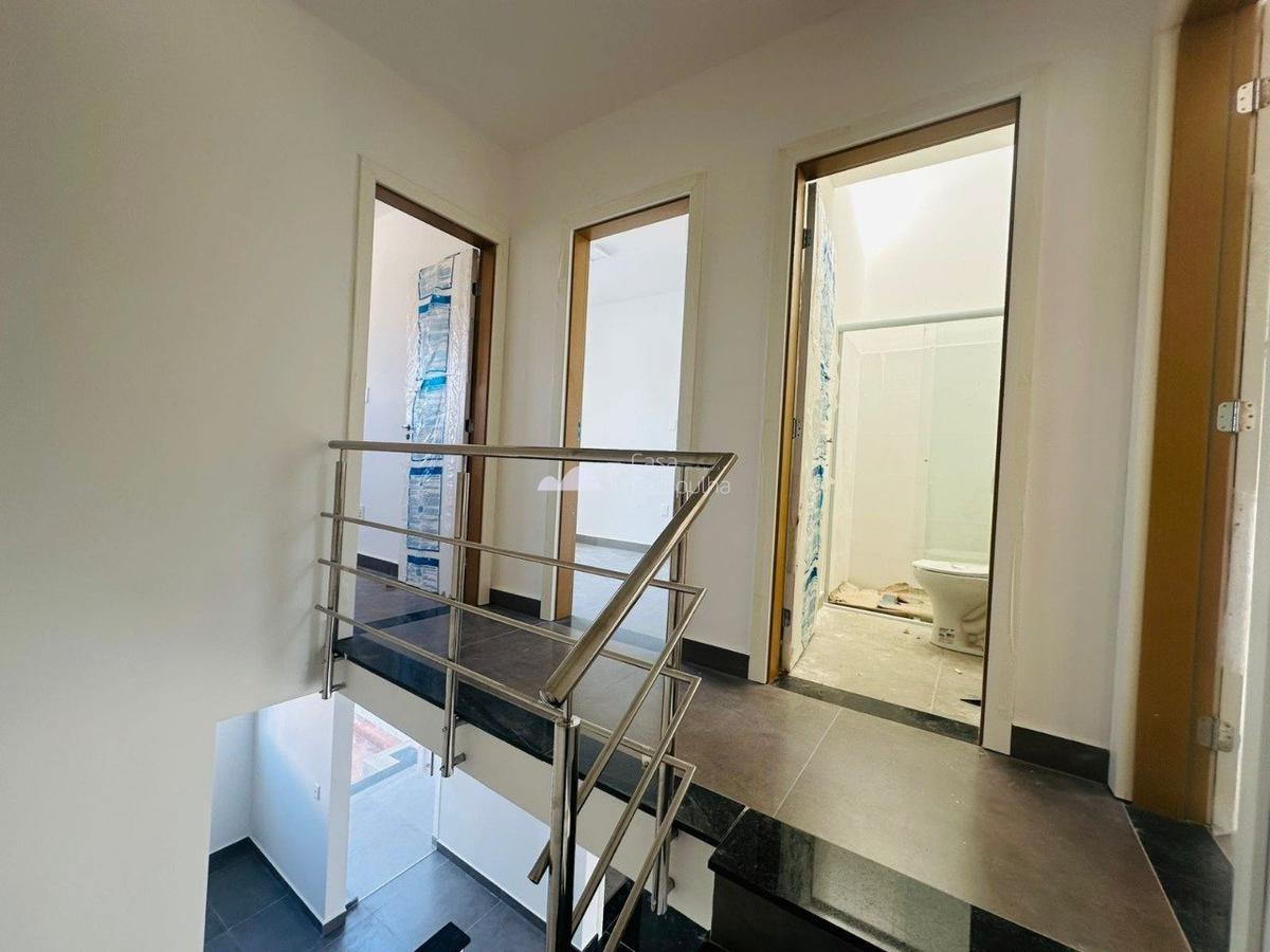 Casa, Santa Branca, 3 Quartos, 2 Vagas, 1 Suíte