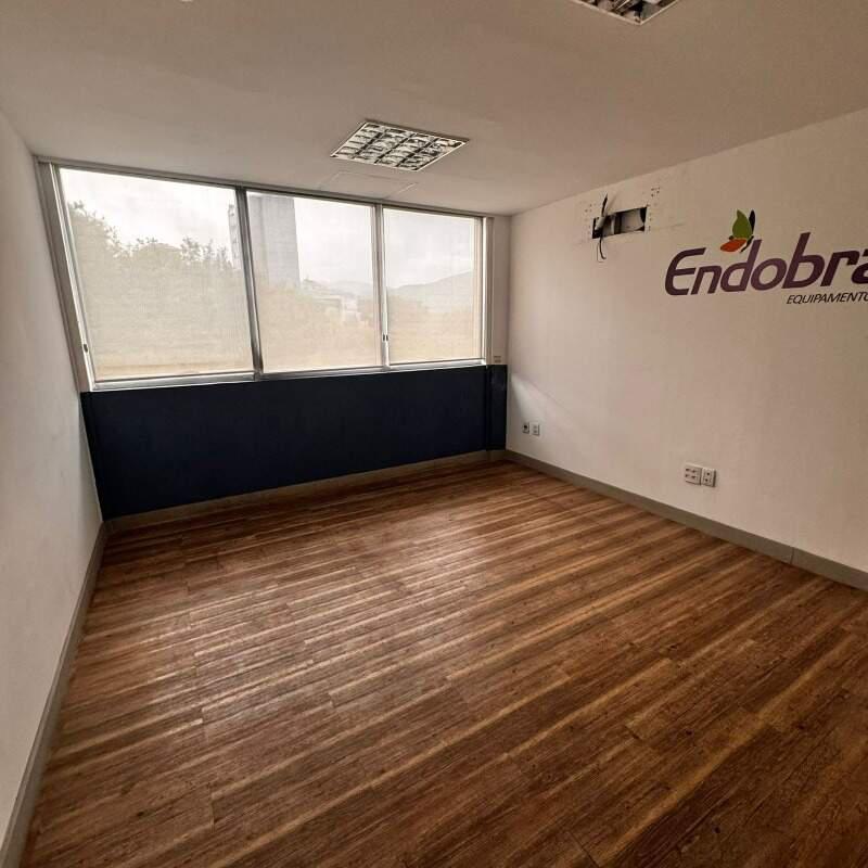 Andar, Estoril, 0 Quarto, 4 Vagas