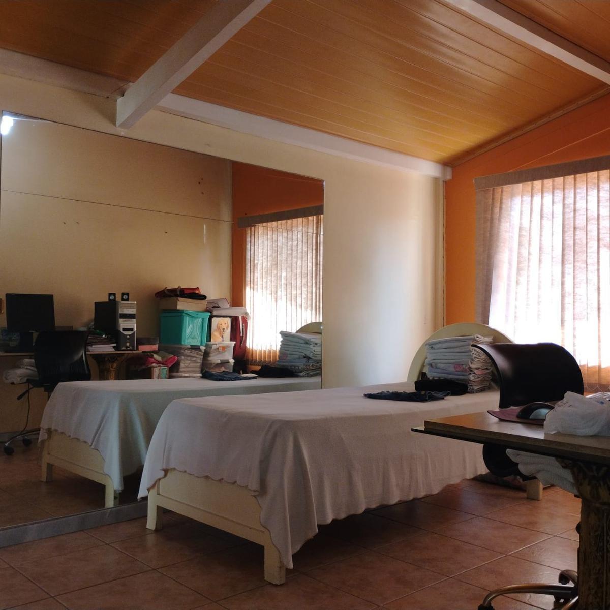 Casa, Castelo, 4 Quartos, 4 Vagas, 1 Suíte