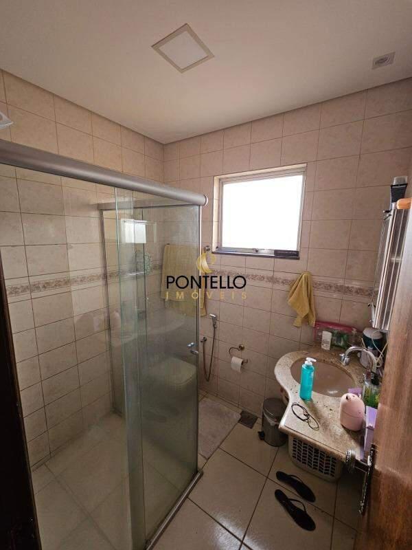 Casa, Céu Azul, 4 Quartos, 8 Vagas, 1 Suíte