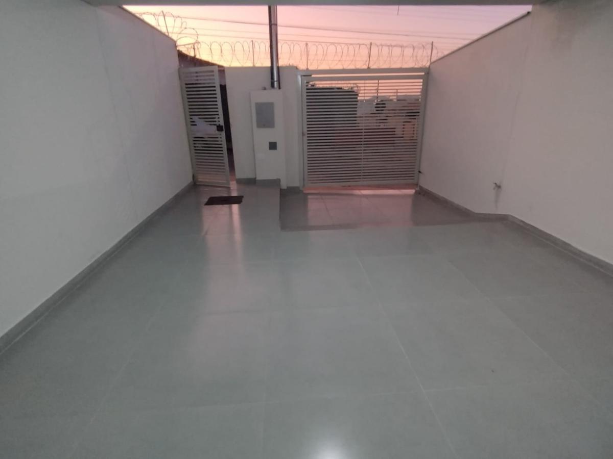 Casa, Floramar, 3 Quartos, 2 Vagas, 1 Suíte