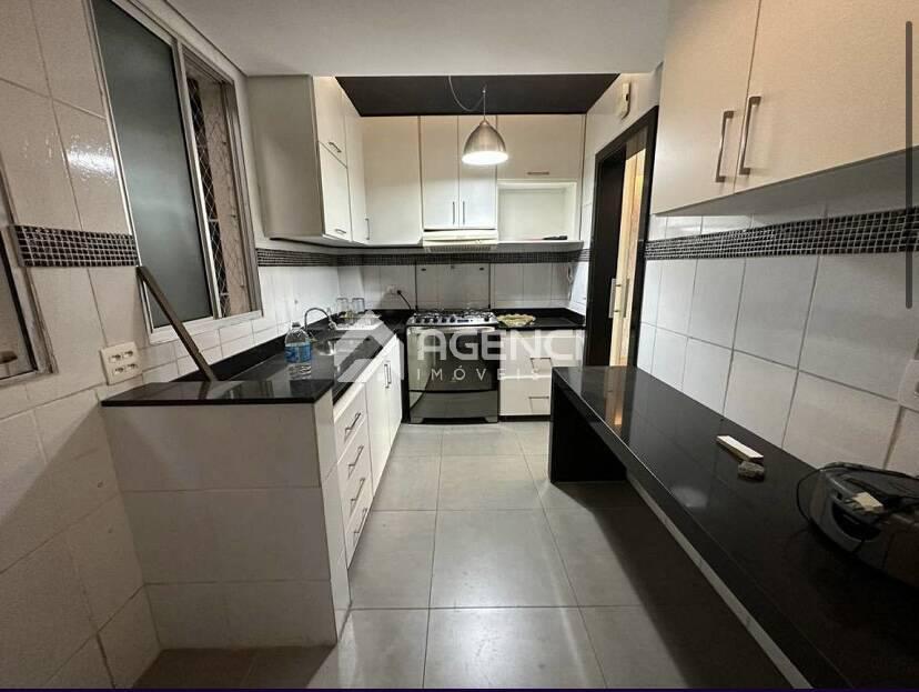 Apartamento, Sagrada Família, 3 Quartos, 0 Vaga, 1 Suíte