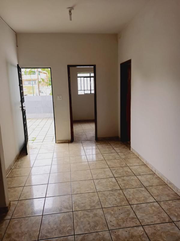 Casa, Conjunto Água Branca, 4 Quartos, 5 Vagas, 1 Suíte