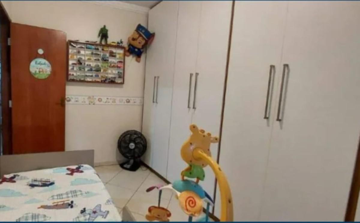 Casa, Santa Cruz Industrial, 3 Quartos, 2 Vagas