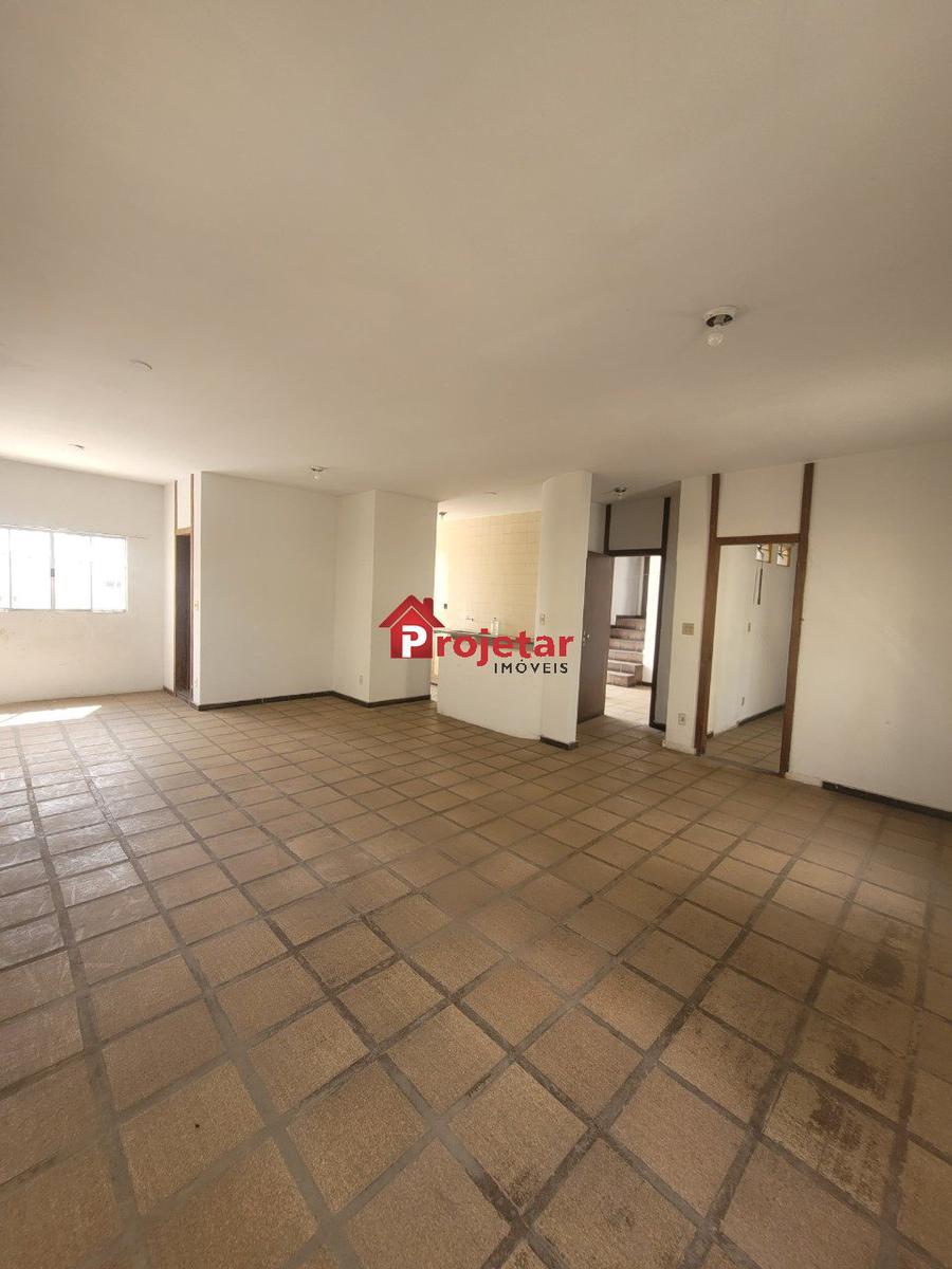 Galpão, Nova Floresta, 0 Quarto, 20 Vagas