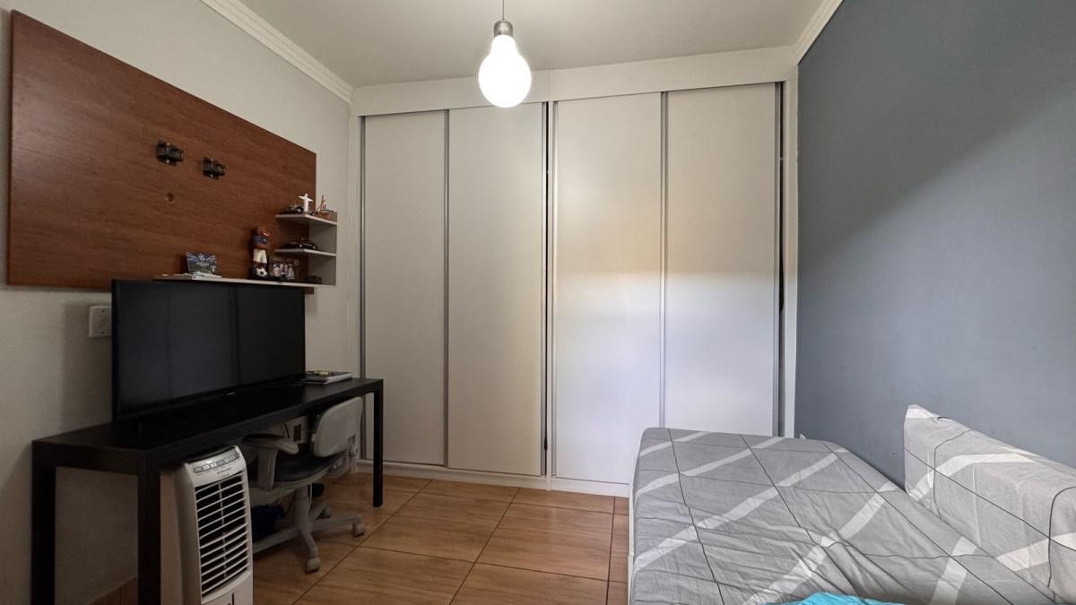 Casa, Santa Efigênia, 6 Quartos, 2 Vagas, 1 Suíte