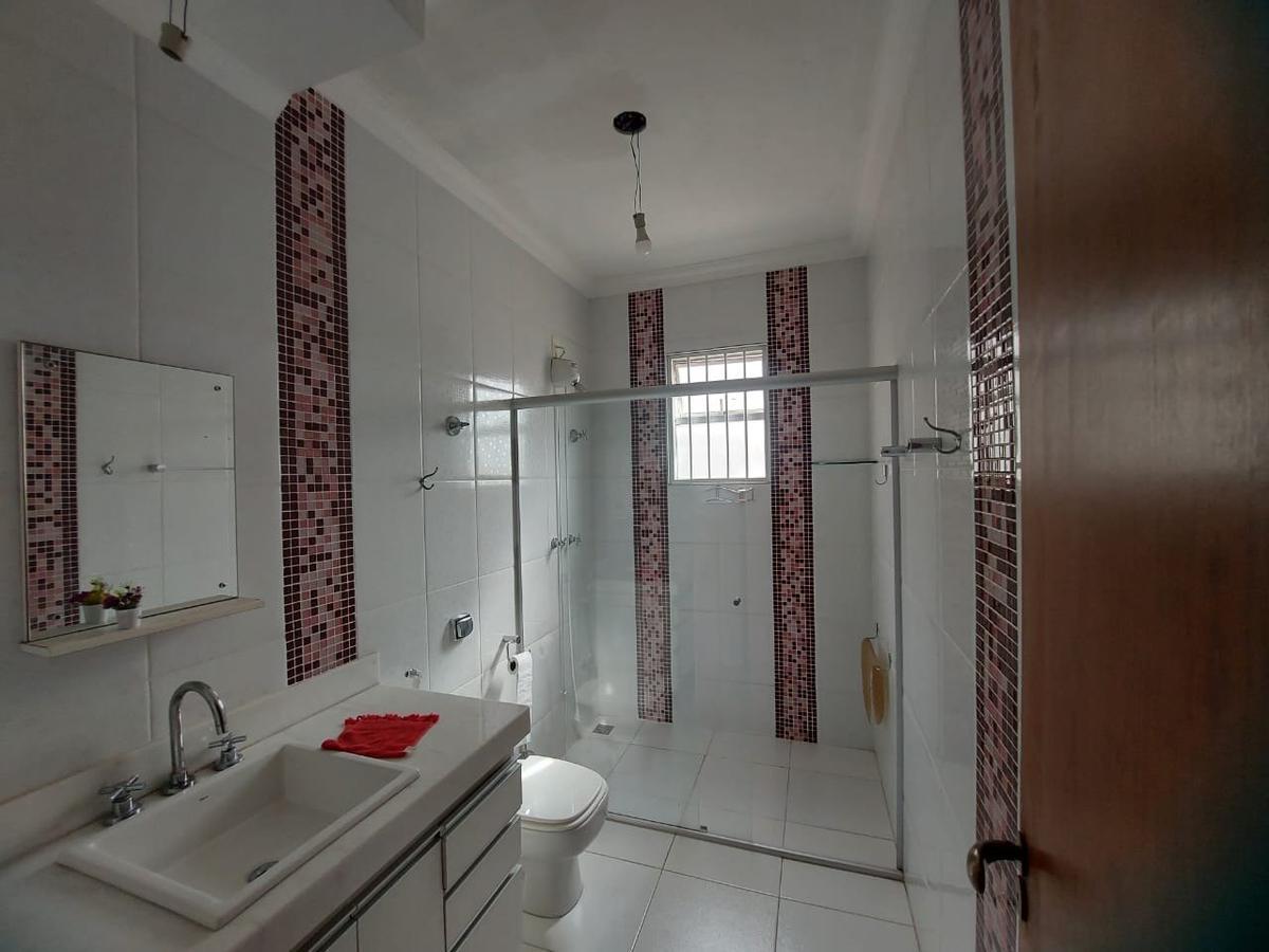 Casa, Nova Floresta, 6 Quartos, 3 Vagas, 4 Suítes